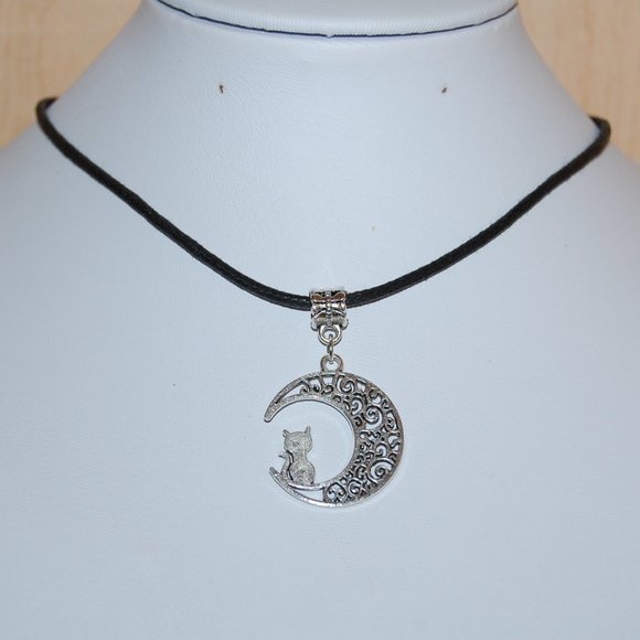 Moon Cat Necklace,Moon Chocker Necklace,Moon and Cat Choker Necklace,Girl,Women - Picture 1 of 3